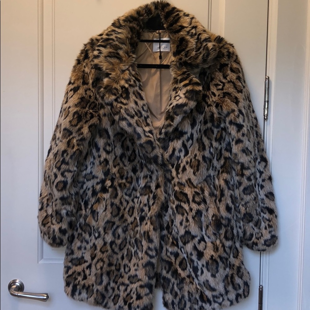 Leopard coat. Faux fur